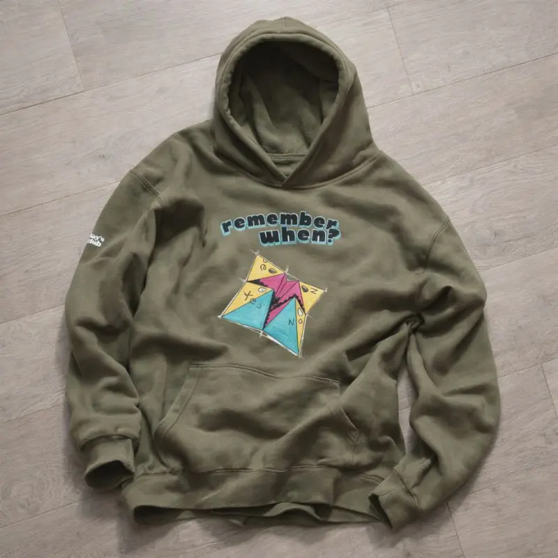 Flip Flapper hoodie på gulvet